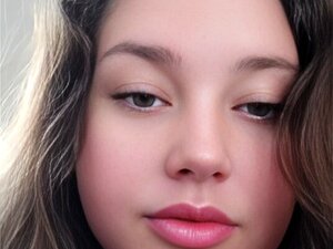 Ich will Sperma über mein ganzes Gesicht