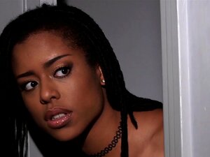 Заводљива црвенокоса милф Кендра