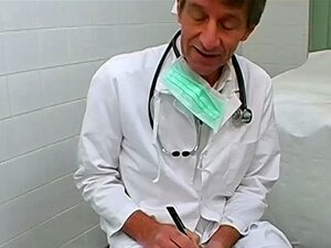 Dünne Süße beim deutschen Gynäkologen