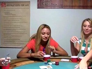 Frische Studentinnen ficken bei einer Pokernacht