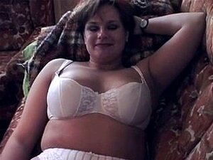 heiße, hübsche, großtittige Mama