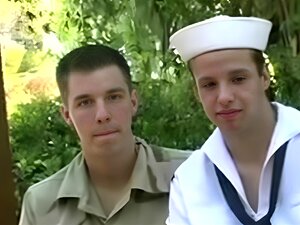 Мршави геј уништава свог пријатеља