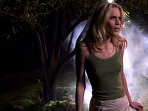 Sexy Blondine in einem Dreier-Vintage-Hardcore-Action