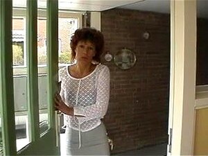 Schönes Paar klein flache Titten,
