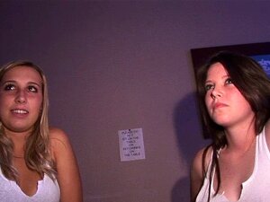 Echt hinter den Kulissen einer Wet-Tshirt-Contest-Party, Party-Girls