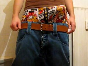 Saggin Jeans wichsen und abspritzen