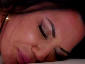 Ehemann Ramon Nomar peitscht und fickt riesige Titten MILF-Frau