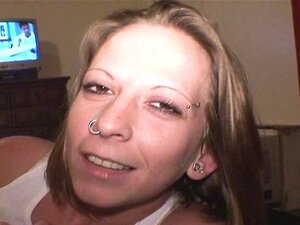 Petite Pill Hooker Schwanzraucherin