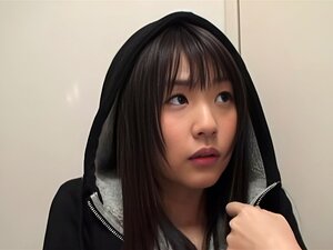 Upplev den ultimata njutningen när en supersexig japansk tjej kastar