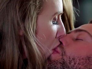 Lena Pauls große natürliche Brüste werden mit Sperma bedeckt S10:E5