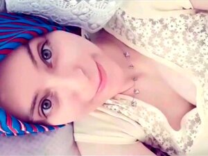 Erleben Sie die heißen städtischen Fantasien dieser sexy