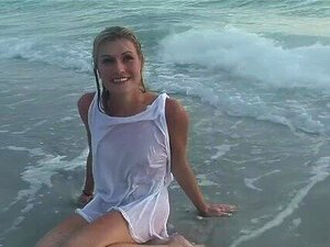 WILDE PARTY-GIRLS NACKT IN DER ÖFFENTLICHKEIT - SZENE 8