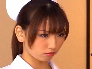 Ai Sayama Mooie Aziatische verpleegster laat zich zien deel 2