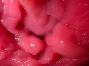 Offen spreizen und schmutzig reden: Intensives Nahaufnahme der Muschi