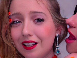 Probiere Analfisting - Roter Lippenstift und Arschfisting. Sinnliche