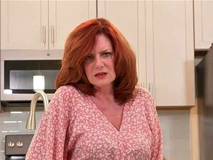 Amerikanische MILF Andi James reibt ihre wunderschöne Muschi