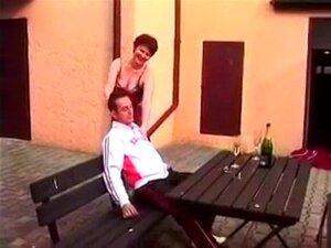 Oma im Keller gefickt