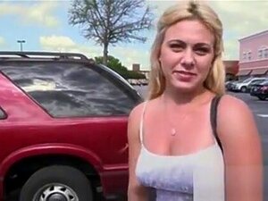 Typ zieht Mädchen von der Straße für Bj,