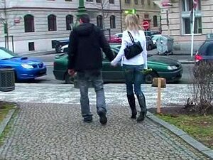 Vakavaa pornoa laihan blondin kanssa