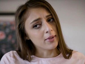 Erniedrigte Stiefschwester Gia Derza wird gnadenlos von ihrem