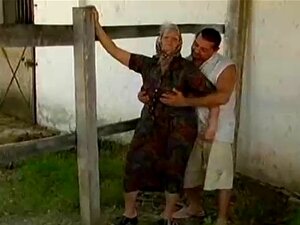 Heißer, heißer Oma-Sex auf dem Bauernhof