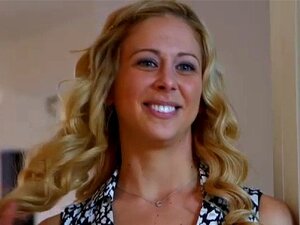 Paar teilt heiße Teenager-Muschi