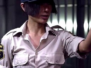 Upptäck den förföriska konsten med Bai Ling när hon ger sig hän i