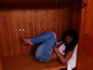 Latina Spinnerin fickt einen Monster-Schwanz. Heiße brasilianische