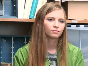 Povero shoplyfter Ava Parker non aveva altra scelta che seguire