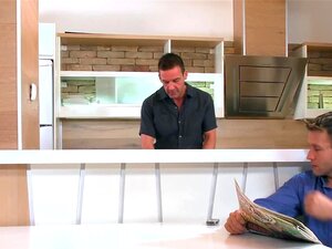 Eurobabe trekant knullad bakifrån