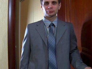 Филм: Белла и Пит, Белла, напаљена