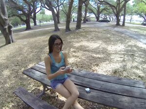  Diese 20-jährige Schönheit Chloe, die ich in einem Park getroffen