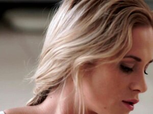 Strumpfhose Babes Füße versohlt. Strumpfhose Babes Füße versohlt,