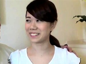 Japanische Süße mit gespreizter Muschi unzensiert