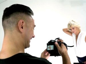 De hete Diane Sheperd is onlangs gescheiden, maar het hield haar niet