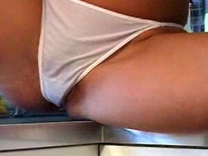 Verdammt sexy Zuzana Drabinova in der Küche