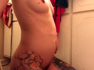 Erleben Sie, wie unsere verführerischen Frauen ihre tiefsten