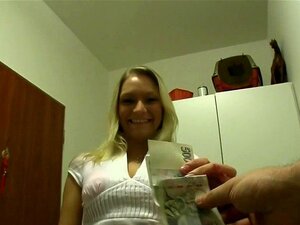 Lustiges Fickangebot für eine heiße Braut. Der süße Schatz bekommt
