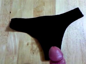 in die dreckige Muschi der fiodentalischen Frau spritzen