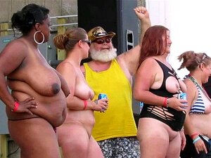 Amateur-Strip-Wettbewerb bei der iowa Biker Rally