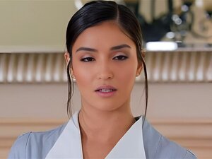 Sexy dunkle Latino-Frischling India Summer masturbiert ihre saftige