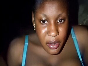 Förlockande ebenholtsgudinna visar sin vilda sida i en hettgörande