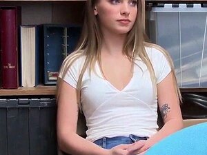Teenager-Dieb nimmt Sperma. Teenager-Dieb nimmt Sperma ins Gesicht,