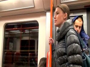 Sexuellt upphetsad bitch får sig en rejäl omgång