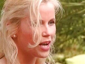 Gina Wild wird am Pool gefickt