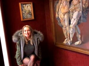 MILF blonde parfaite trouvée sur Milfsexdating Net creampie en public