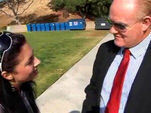 Heiße Tera Wray wird von einem älteren Mann gefickt