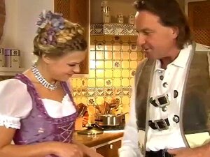 Aber dieses erfahrene Bauernmädchen weiß, wie man damit umgeht!