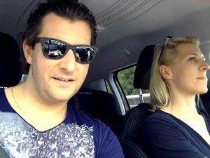 Meine Frau während der Fahrt fingern