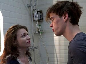 Verkauf deine Freundin - Fickt sie zu einem Konzert. Diese Teenagerin